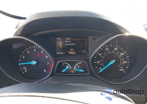 2017 Ford Escape Titanium z USA, uszkodzony, nr VIN 1FMCU0J90HUB46641